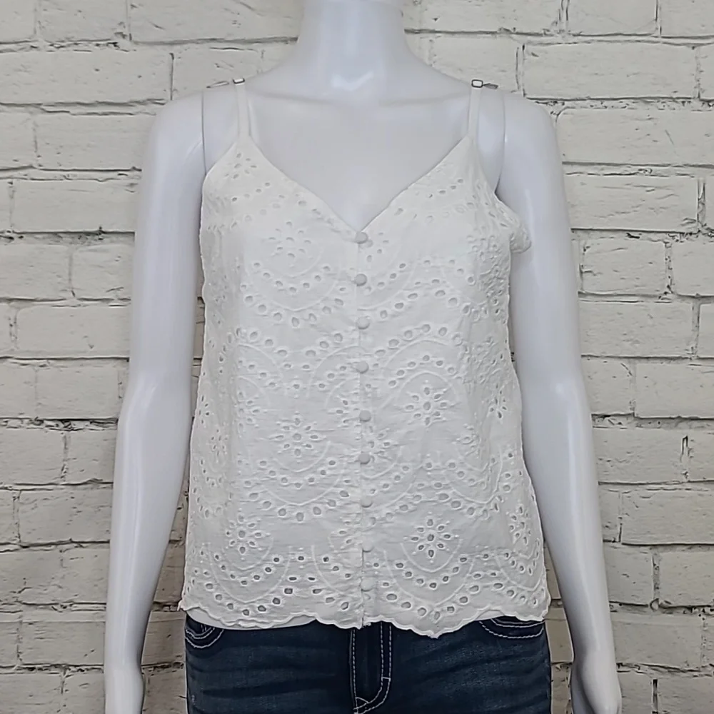 Japna Eyelet Lace Button Front V Neck Scalloped Hem Blouse/Tank Top in White